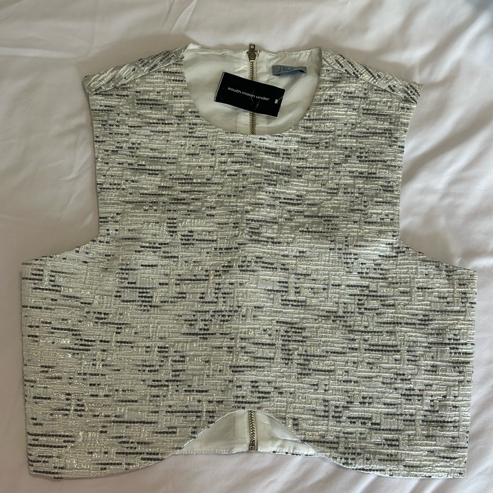 NWT South Moon Under Abbeline Size Medium White and Silver Crop top